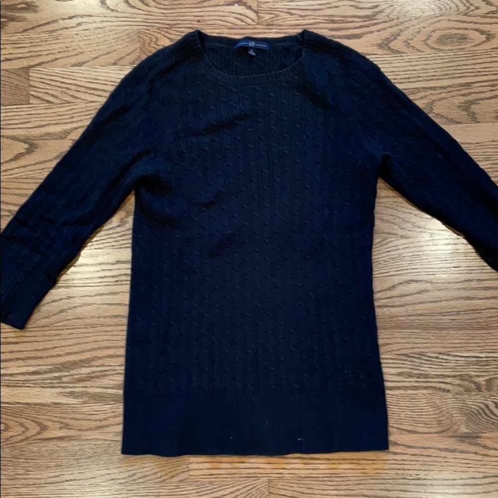 Gap sweater